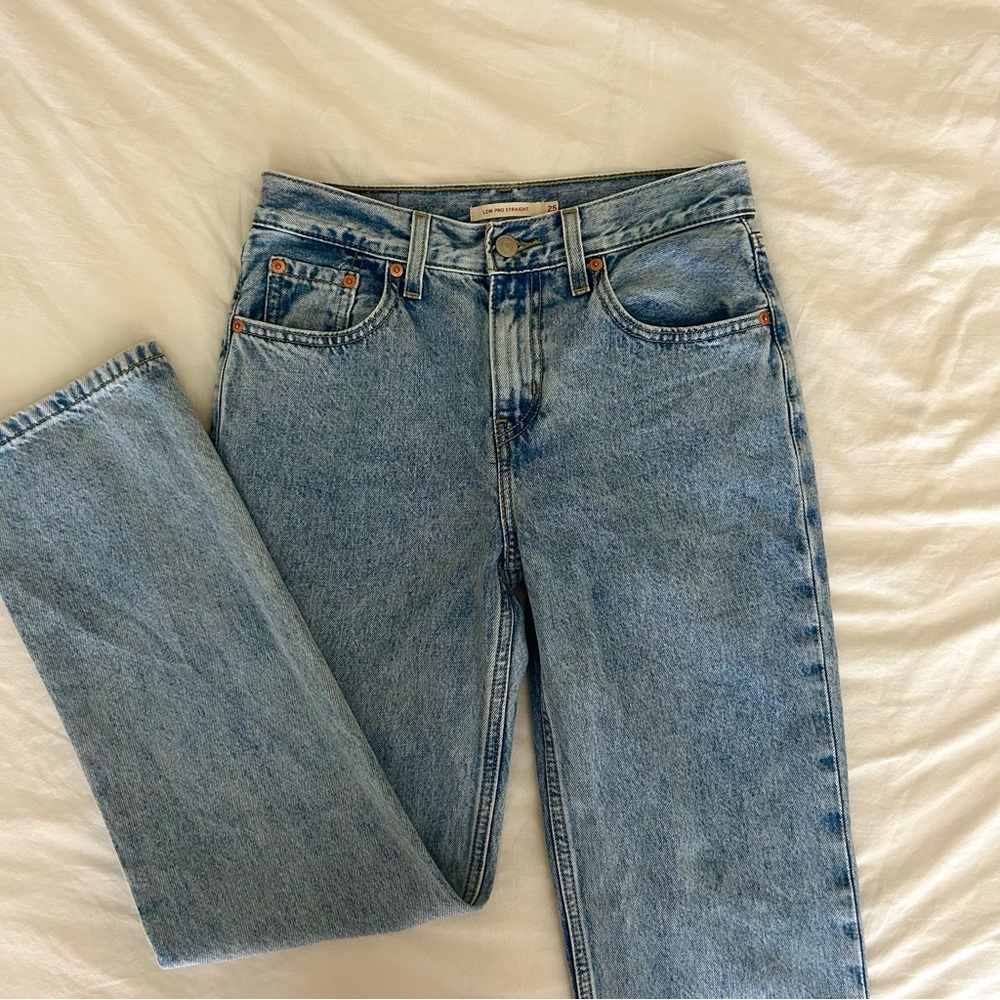 Levi’s Women’s Low Pro Straight Jeans Size 25